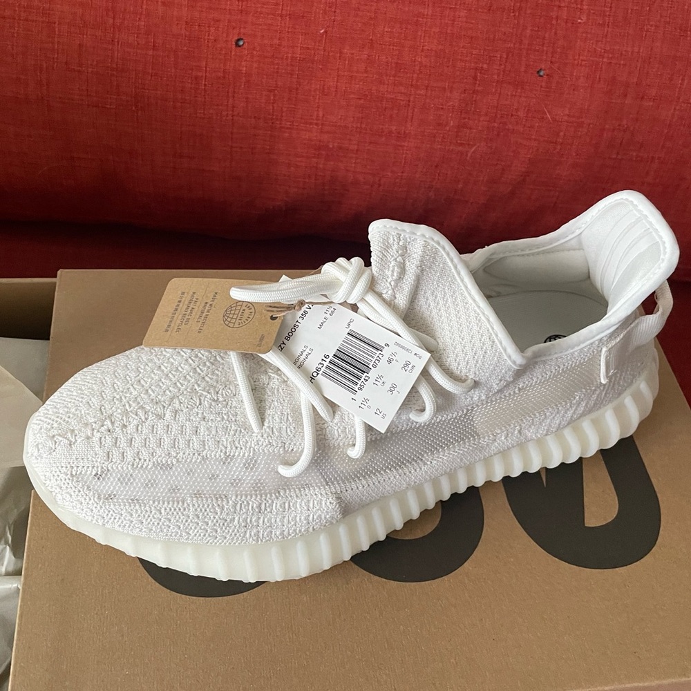 Men Yeezy boost 350 v2 size 12